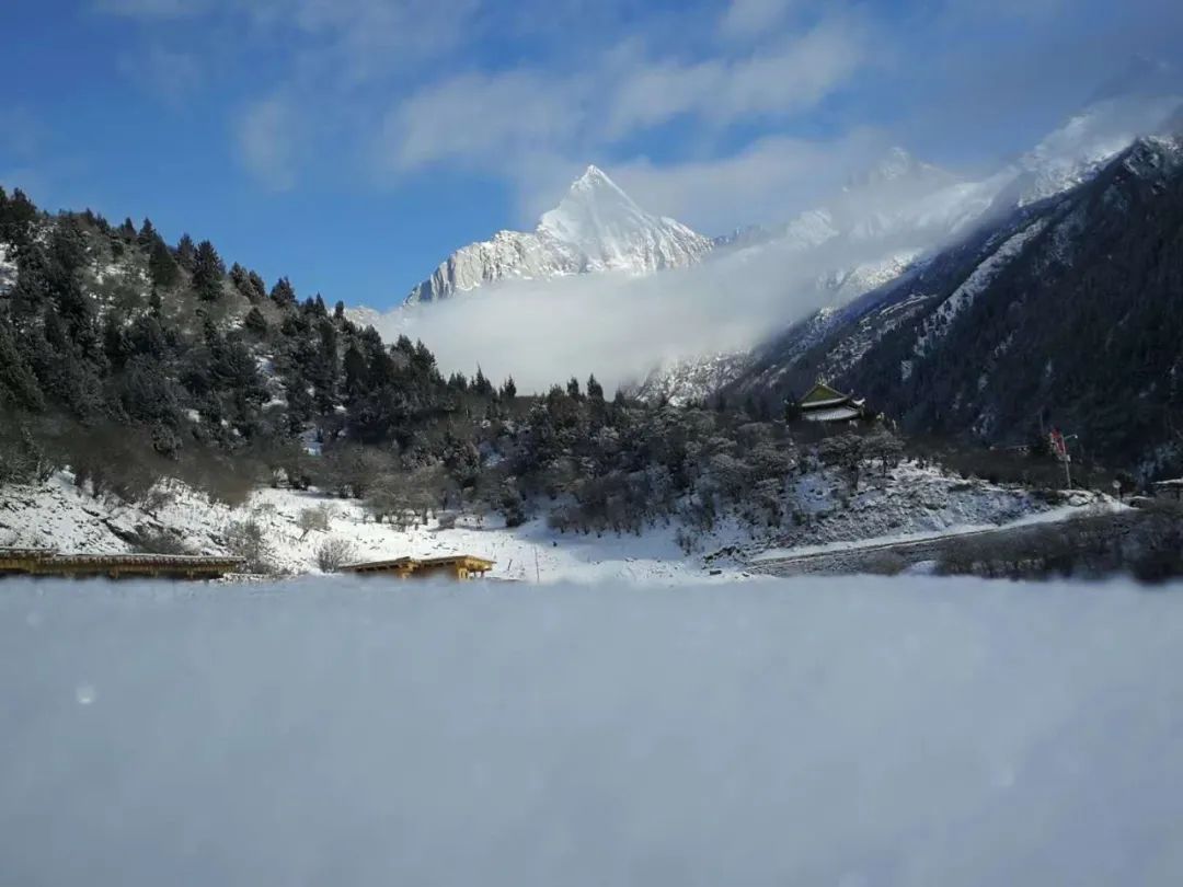 黄龙旅游攻略自助游_黄龙景区旅游攻略_黄龙景点攻略