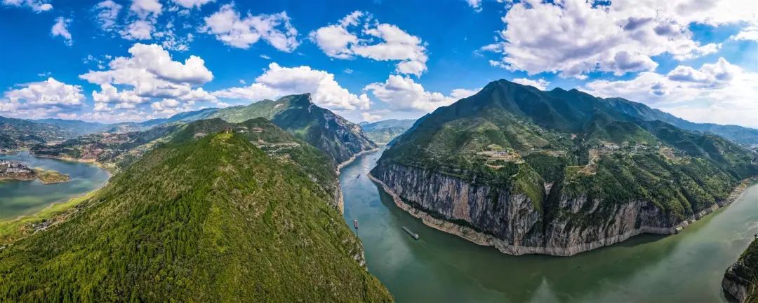 三峡豪华游轮图片_三峡豪华游轮价格套路_三峡豪华游轮旅游攻略