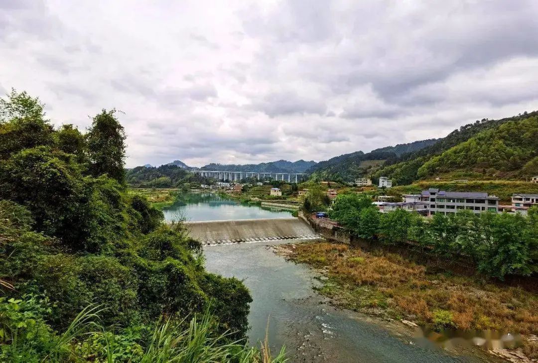 吉首旅游攻略景点必去_吉首旅游攻略_吉首游玩攻略自驾