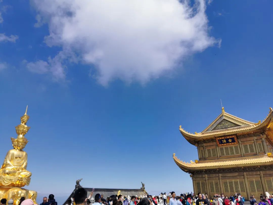 峨眉山老年人旅游攻略_峨眉山老年人门票多少_峨眉山景区老年人门票优惠政策