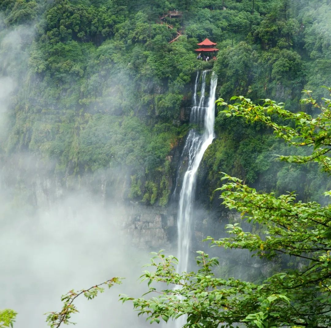 峨眉山老年人旅游攻略_峨眉山景区老年人门票优惠政策_峨眉山老年人怎么玩