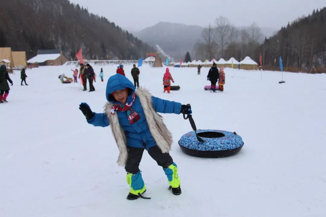 去雪乡穿啥_雪乡旅游 穿衣 攻略_去雪乡要穿什么鞋子