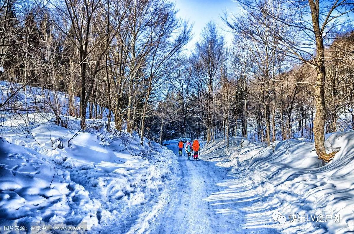 雪乡旅游 穿衣 攻略_雪乡旅游穿什么衣服照片_去雪乡要穿什么鞋子