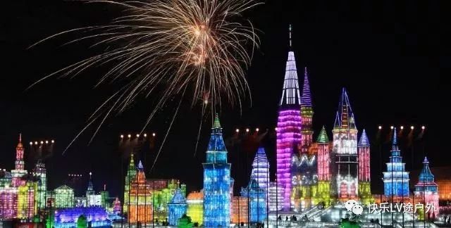 雪乡旅游 穿衣 攻略_去雪乡要穿什么鞋子_雪乡旅游穿什么衣服照片