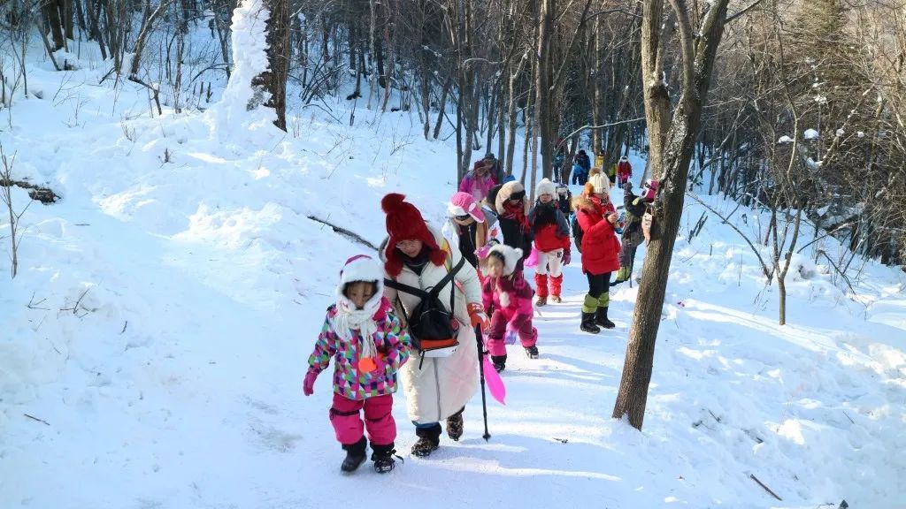 雪乡旅游 穿衣 攻略_去雪乡要穿什么鞋子_雪乡玩穿什么衣服