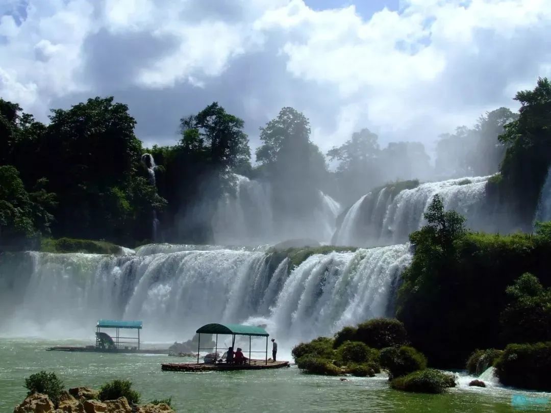 游览德天瀑布_自驾德天瀑布旅游攻略_德天瀑布旅游团