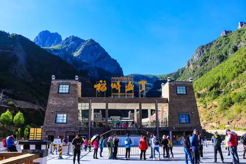 稻城到泸沽湖旅游攻略_泸沽湖开车去稻城要多久_泸沽湖到稻城路线