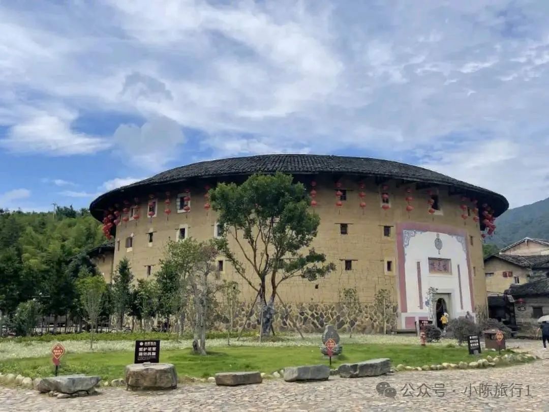 龙岩出发土楼一日游_福建龙岩土楼旅游_龙岩土楼旅游攻略