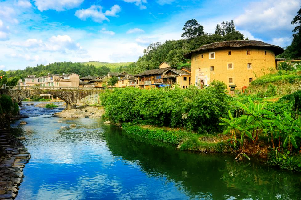 景点永定土楼_永定土楼旅游攻略_永定土楼旅游线路