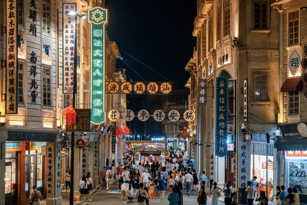 拉萨到成都景点_拉萨攻略成都旅游到哪个机场_成都到拉萨旅游攻略