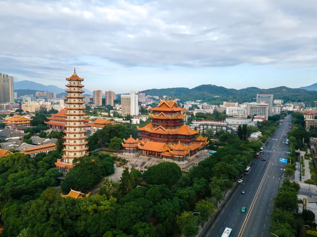 拉萨到成都景点_成都到拉萨旅游攻略_拉萨攻略成都旅游到哪个机场