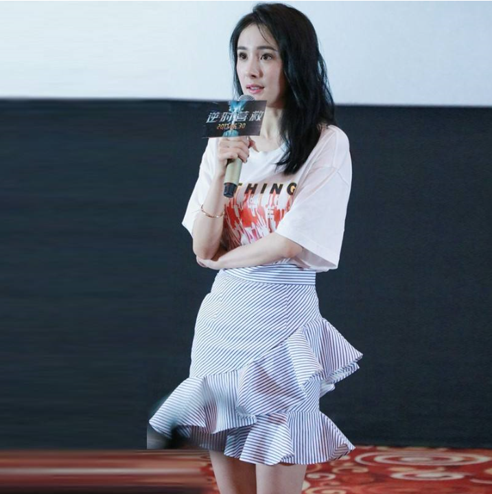 t恤配裤子陈列图片_时尚t恤配裤子_t恤搭配裤子怎么搭配
