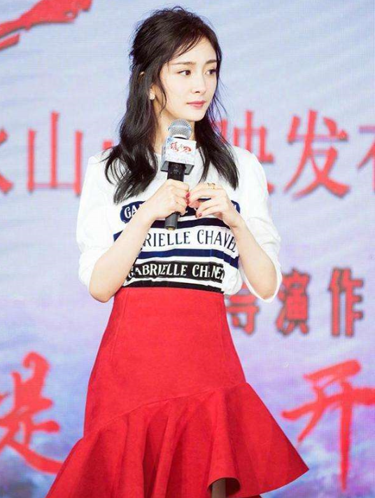 t恤配裤子陈列图片_时尚t恤配裤子_t恤搭配裤子怎么搭配