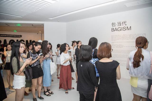 时尚旅_美旅时尚拉杆箱_时尚经典旅拍
