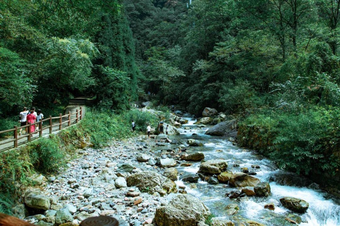 西岭雪山旅游攻略11月_西岭雪山2021_西岭雪山山门