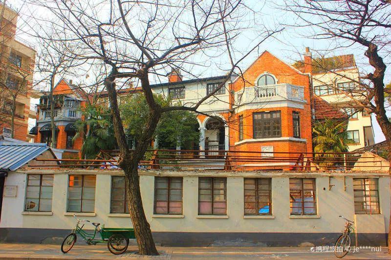 上海衡山路旅游攻略_上海的衡山路在哪个区_上海衡山路休闲街景点介绍