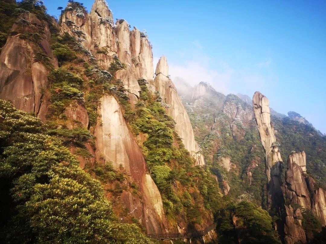 乘火车游三清山旅游攻略_三清山有火车站时刻表_三清山火车票
