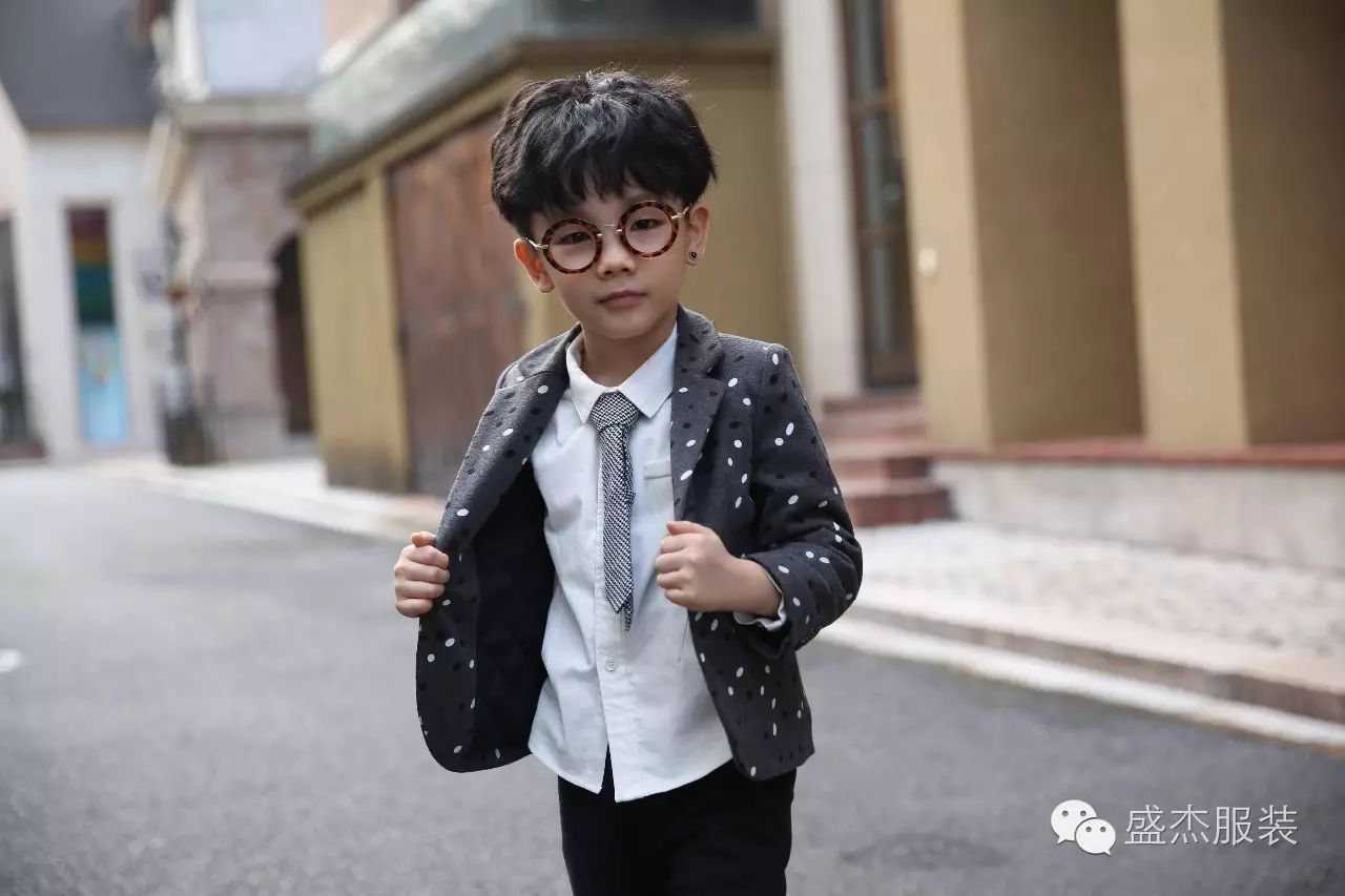 潮流英文字母缩写_潮流简称英文时尚怎么写_时尚潮流英文简称