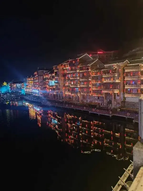 贵州西江苗寨旅游攻略_贵州西江苗寨mbi_贵州省西江苗寨旅游