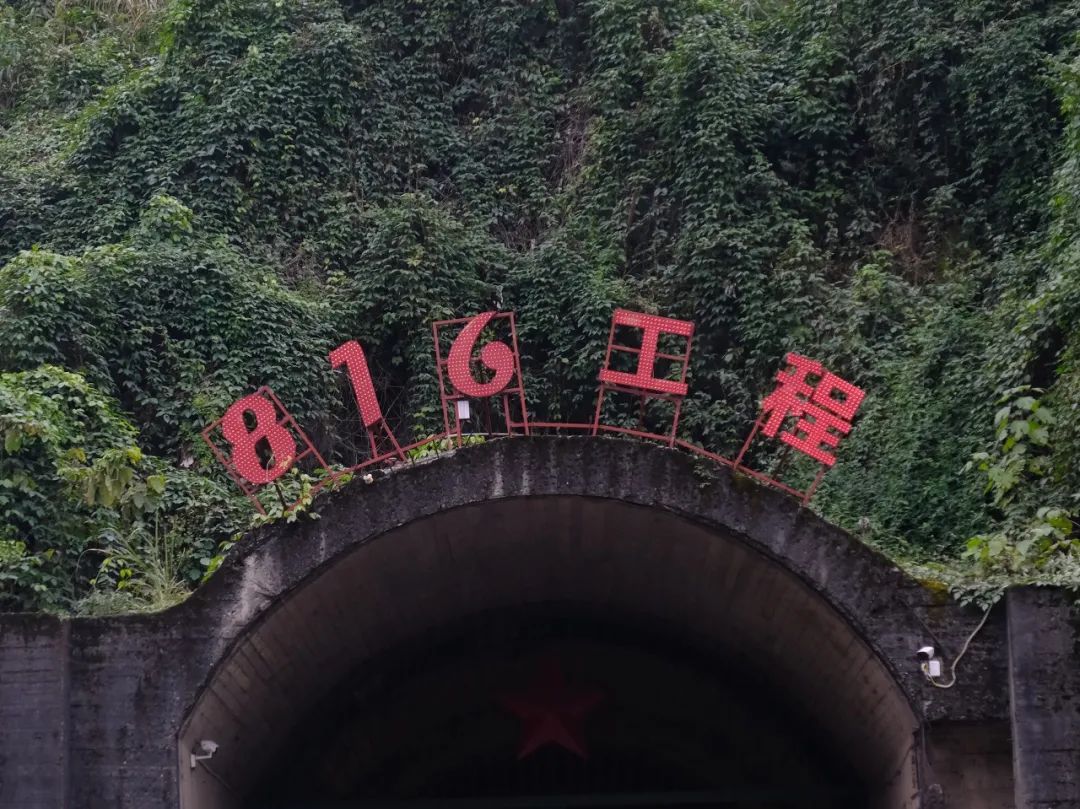 重庆一日旅游攻略_攻略重庆旅游的地方_攻略重庆旅游景点路线