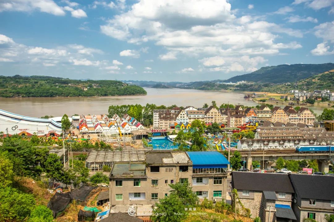 攻略重庆旅游景点路线_攻略重庆旅游的地方_重庆一日旅游攻略