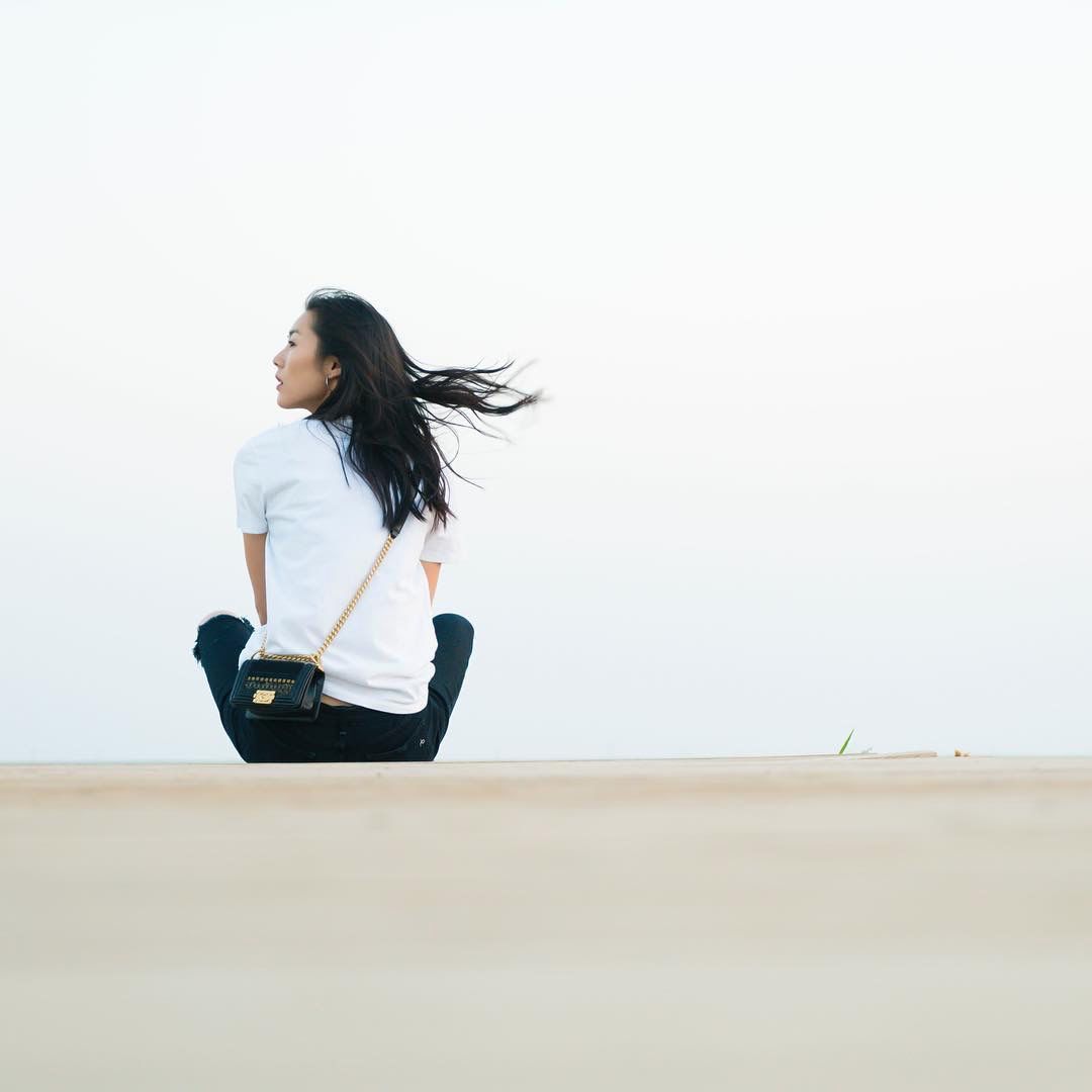 背影性感图片唯美伤感_背影图女唯美_时尚性感动态女性背影图片