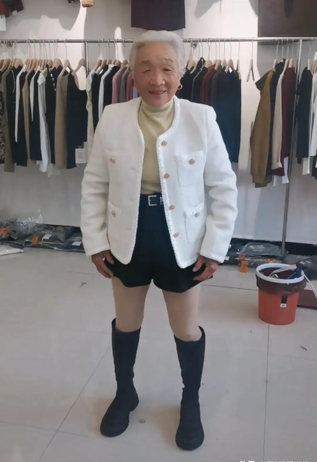 女王服装时尚店地址_女王范服装店_时尚女王服装店