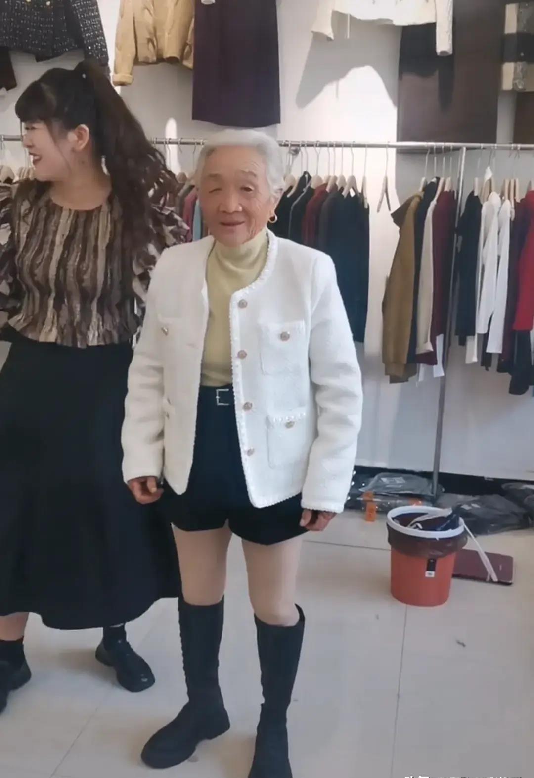 女王服装时尚店地址_时尚女王服装店_女王范服装店