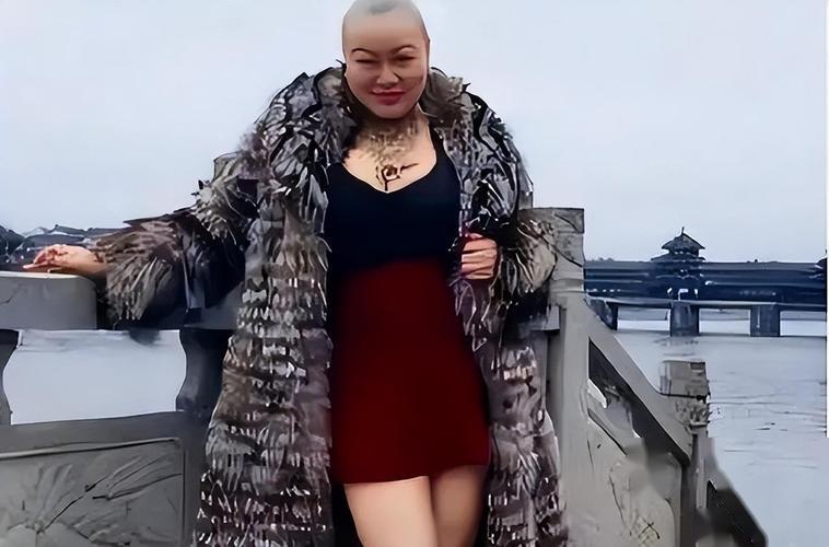 时尚女王服装店_女王新款服装实体店_女王服装店连锁店