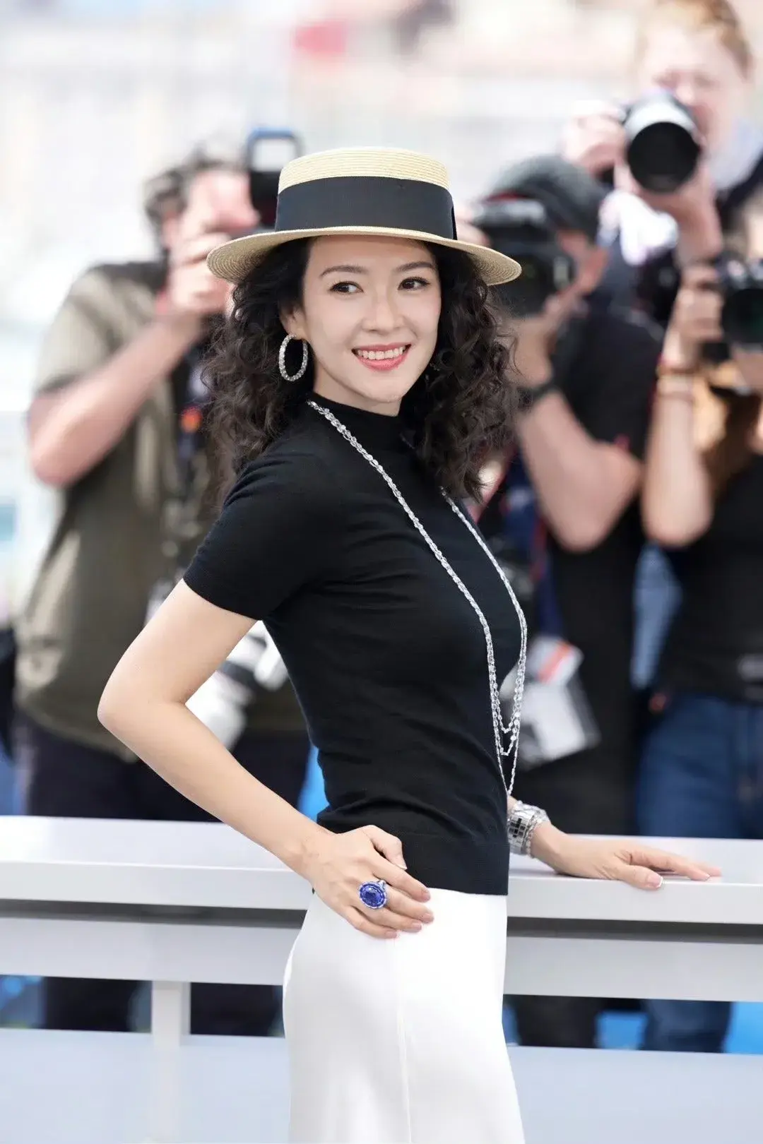 2021春夏街拍_春夏街拍衣服搭配图片_2024春夏时尚街拍图片