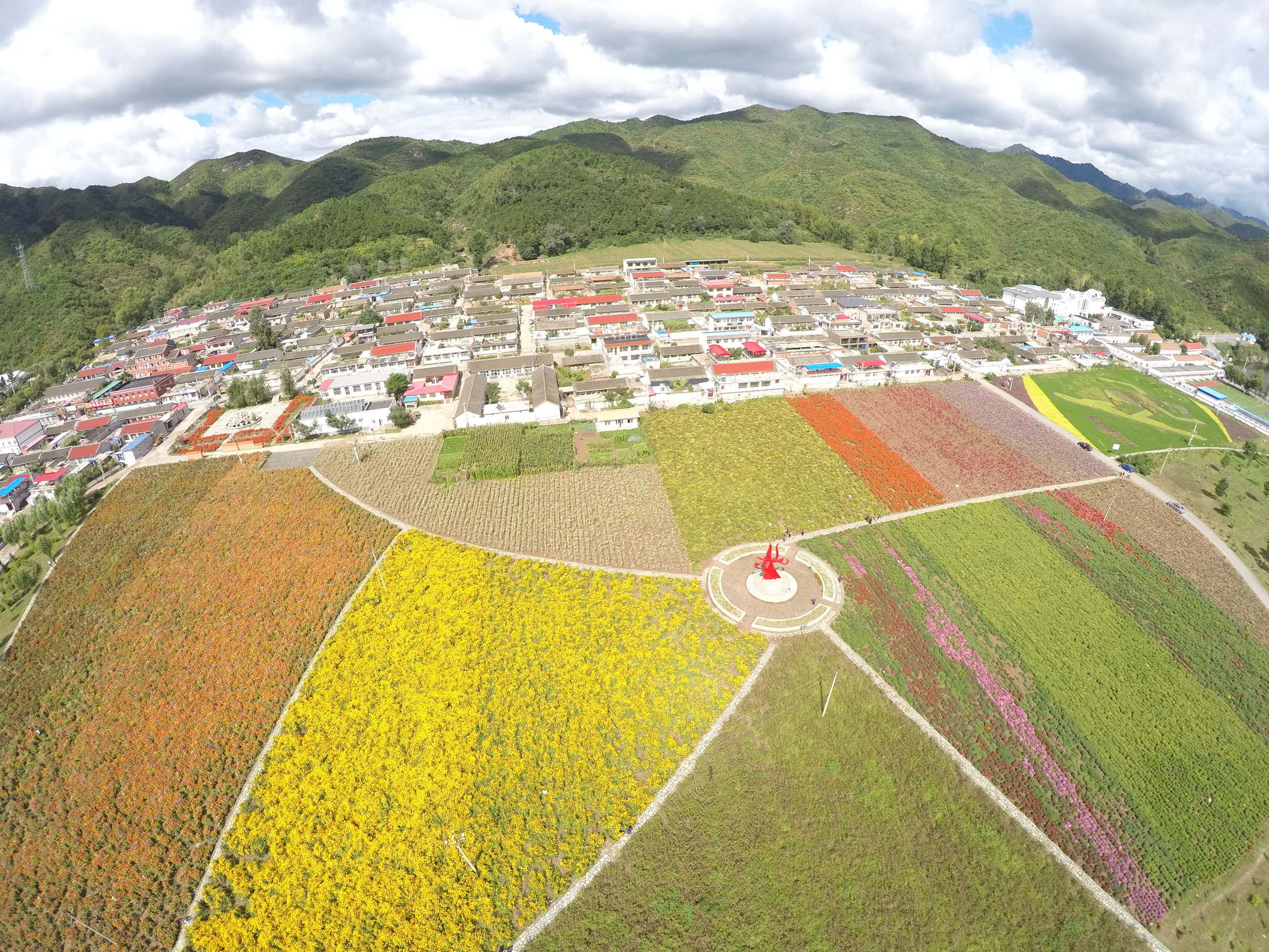 北京黑龙潭旅游攻略_北京龙潭大峡谷风景区_北京龙潭景区