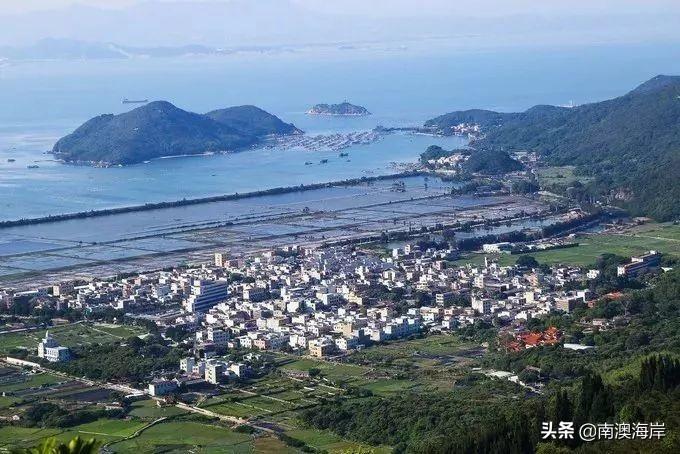 巴厘岛金巴兰海滩图片_巴厘岛金银岛旅游攻略_巴厘岛度假胜地