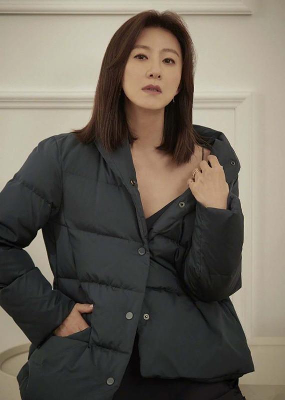 韩国最时尚的女明星_韩国女明星的穿搭_韩国明星时尚穿搭