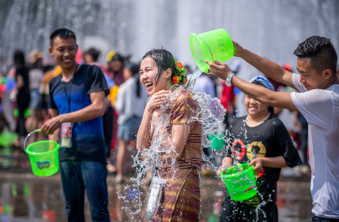 云南泼水节旅游是哪一天_云南泼水节去哪玩_泼水节旅游攻略之云南行