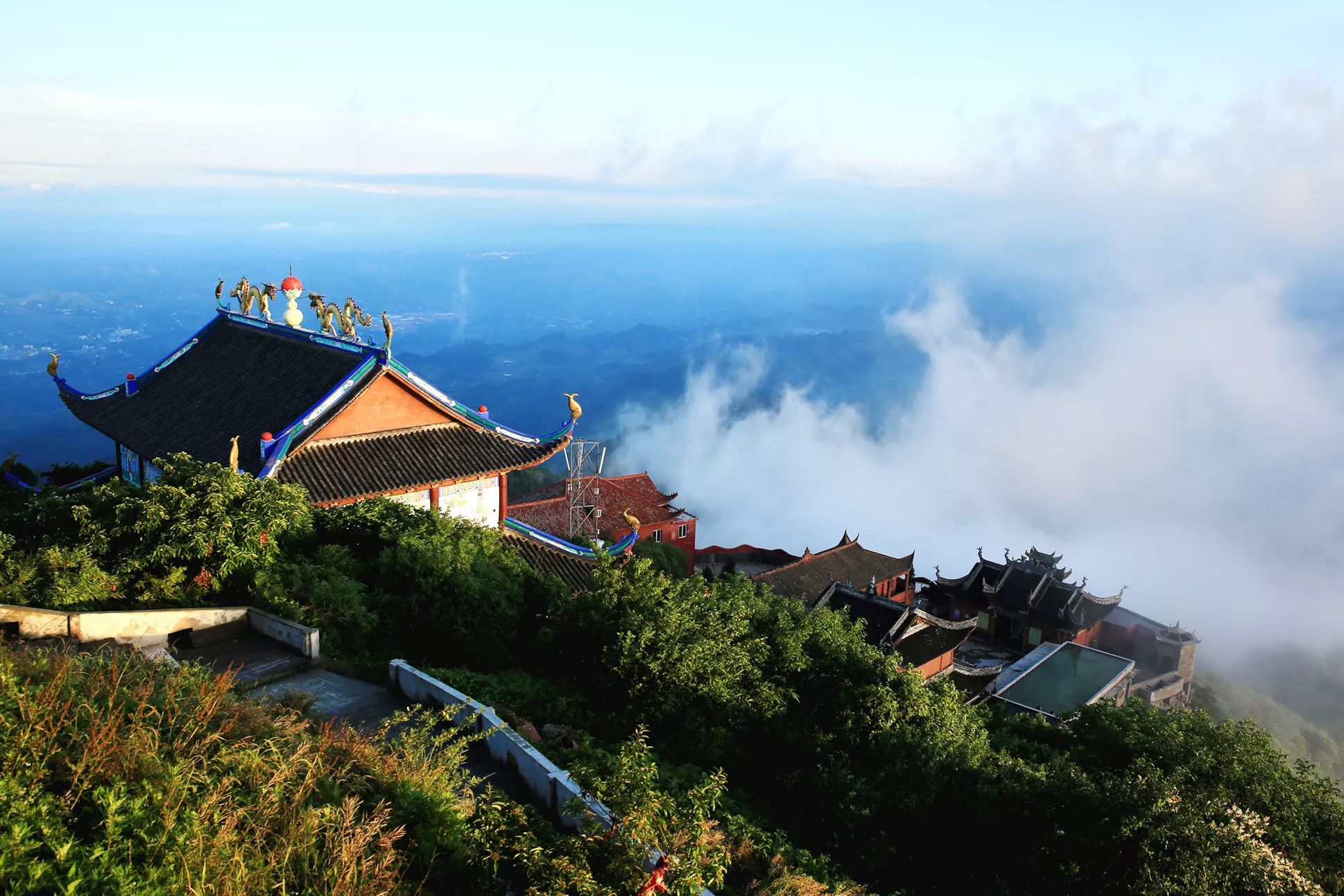 泸州到峨眉山旅游攻略_泸州到峨眉山有多少公里_泸州到峨眉山2日