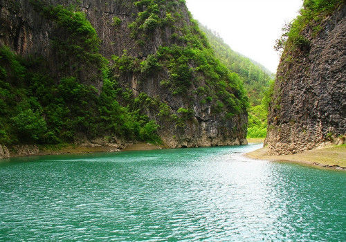 泸州到峨眉山旅游攻略_泸州到峨眉山有多少公里_泸州到峨眉山2日