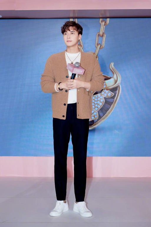 男士着装有哪些要求_时尚男士着装搭配技巧_男士服装搭配技巧大全