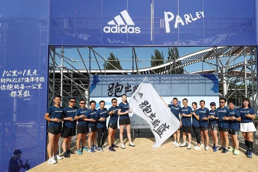 深圳时尚背包生产定制-国内做背包定制(图12) 国内做背包定制_深圳背包厂家_深圳时尚背包生产定制