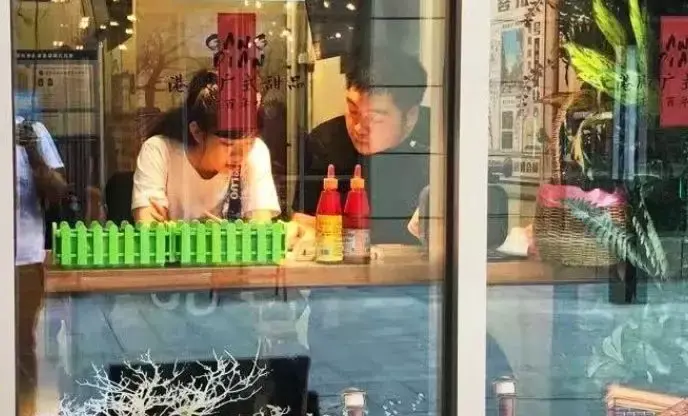太原街时尚地下男装_太原街时尚地下_太原街时尚地下买衣服便宜吗