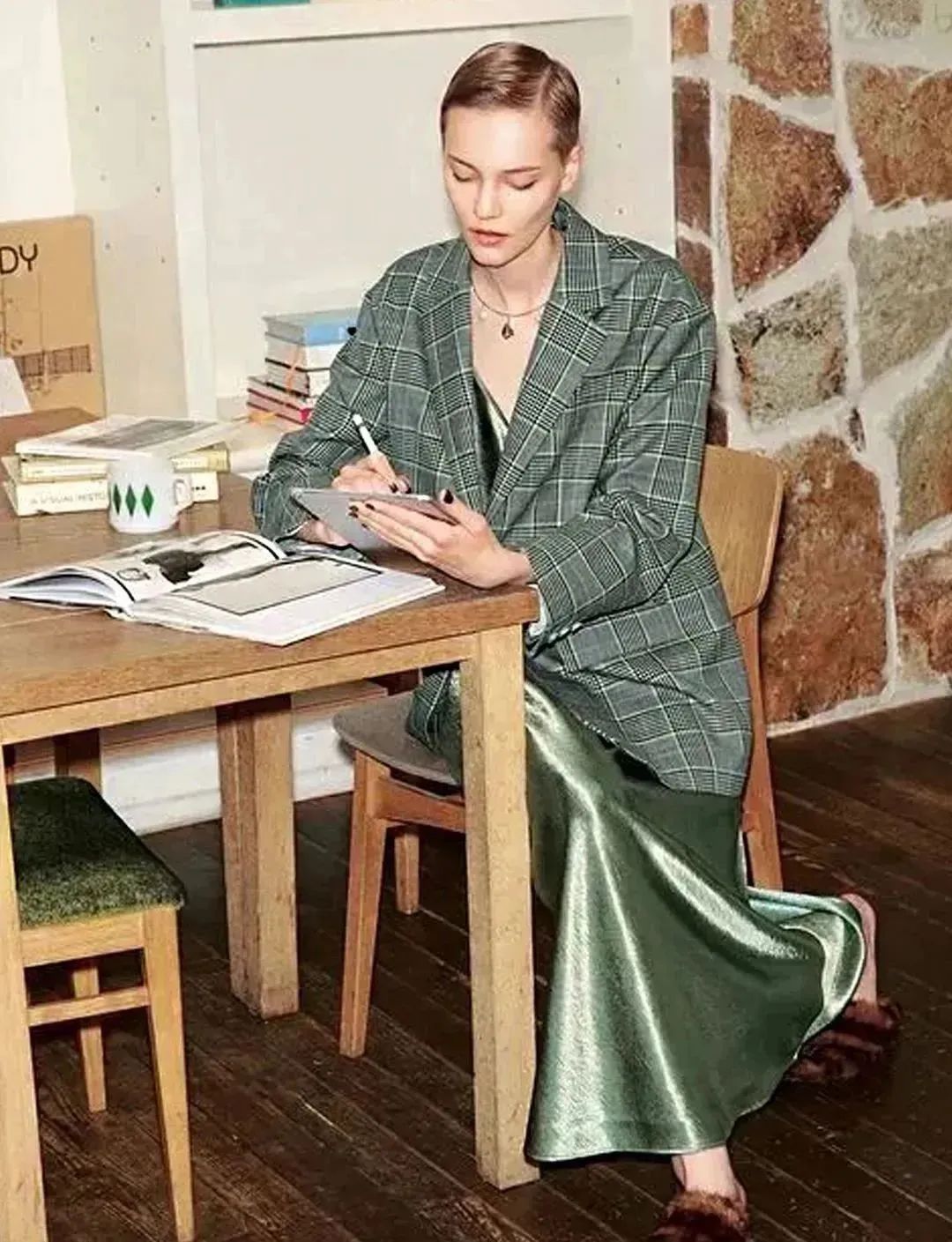 时尚穿搭图片女高清_时尚图片女大全唯美头像_时尚女人帮图片