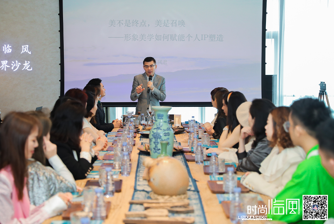 时尚图片女大全唯美头像_时尚穿搭图片女高清_时尚女人帮图片