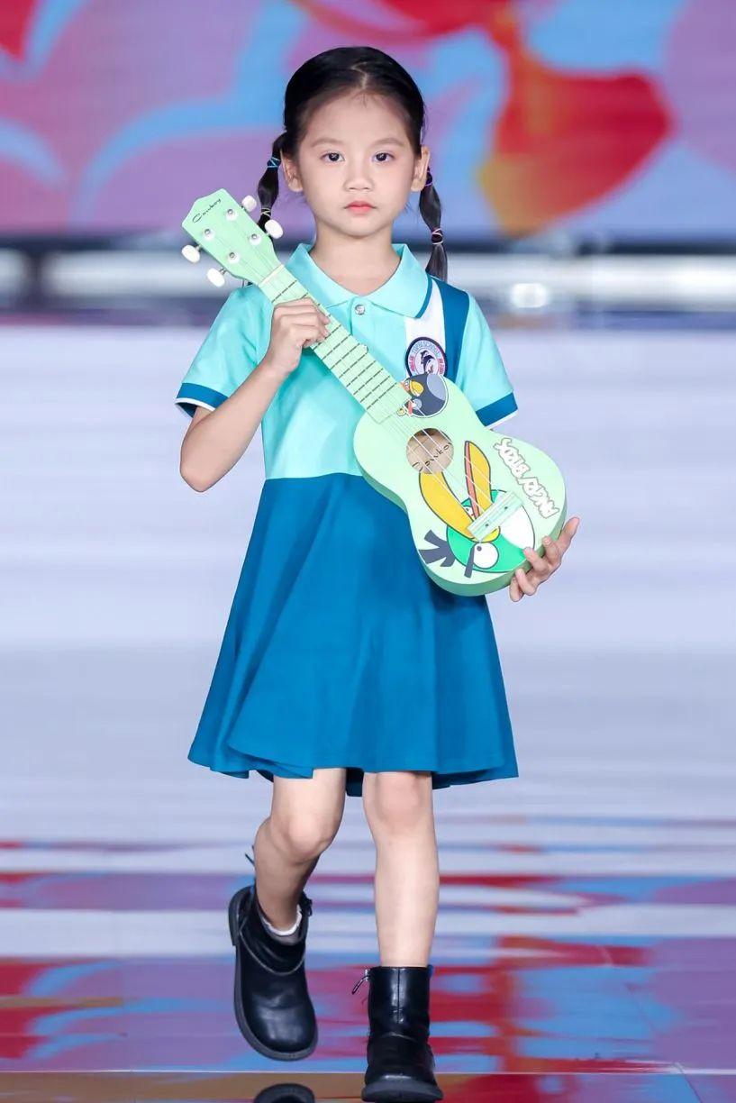 幼儿时装秀服装_儿童时尚服装秀_时装秀幼儿