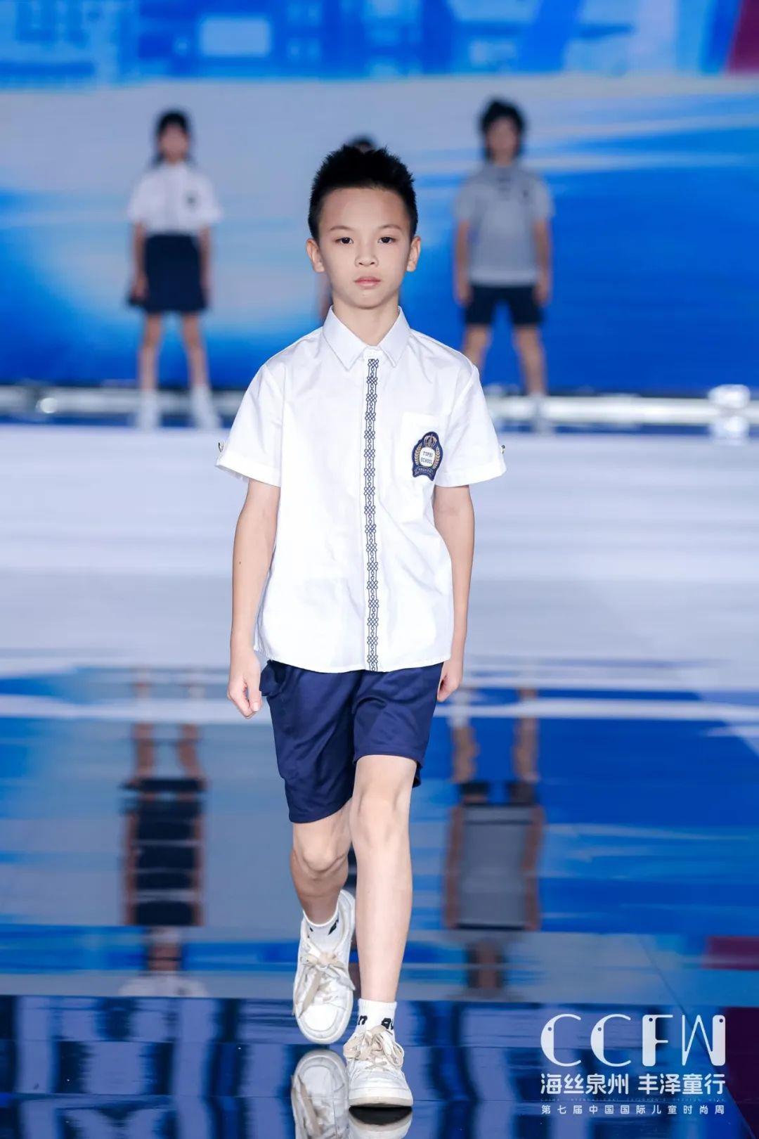 幼儿时装秀服装_时装秀幼儿_儿童时尚服装秀