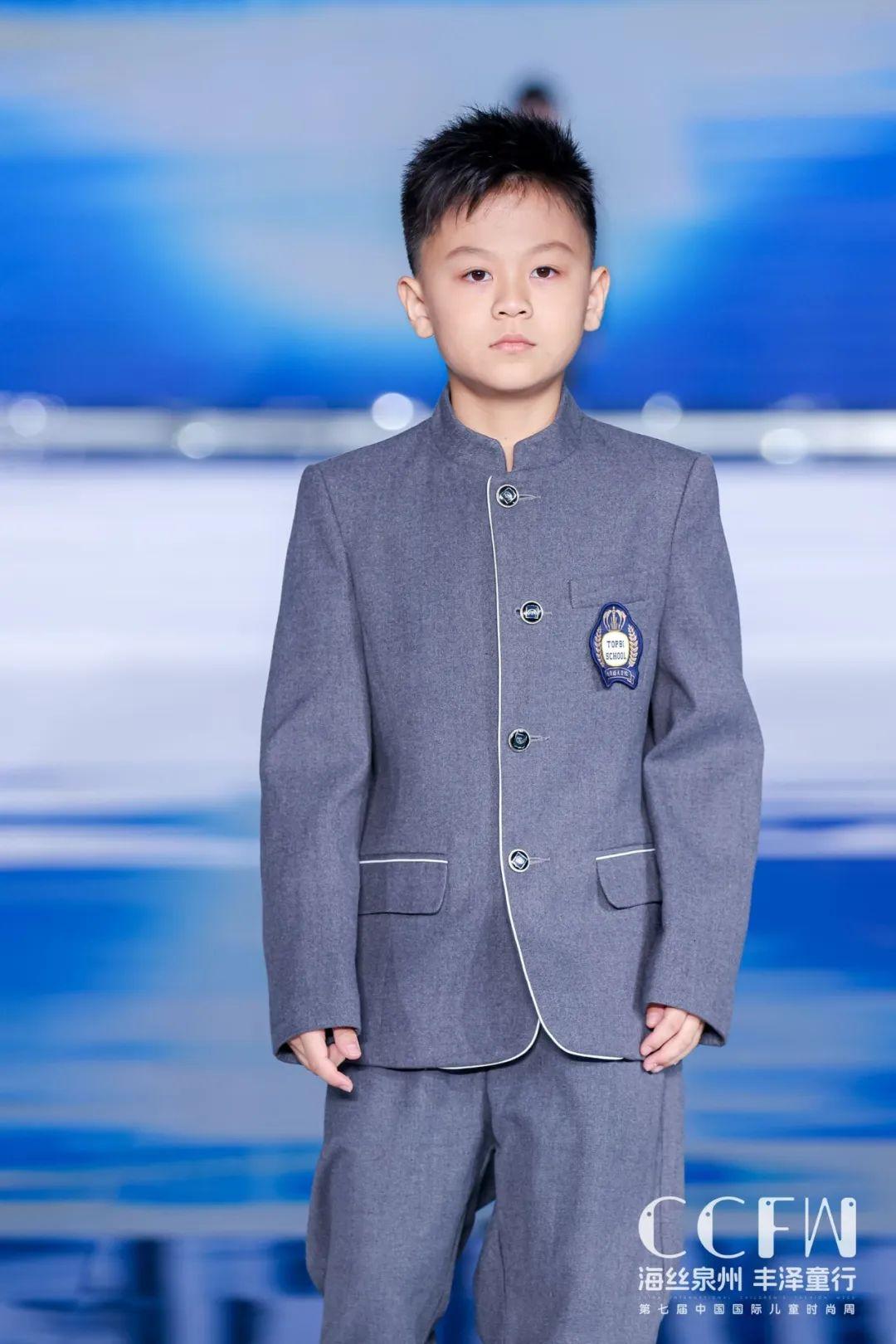 儿童时尚服装秀_时装秀幼儿_幼儿时装秀服装