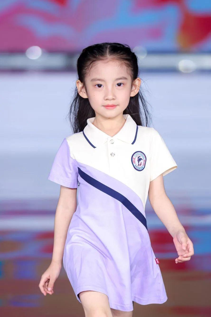 幼儿时装秀服装_时装秀幼儿_儿童时尚服装秀