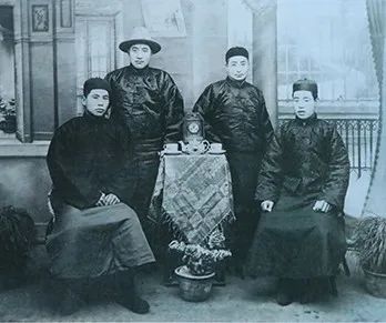 时尚女士马裤-女款马裤