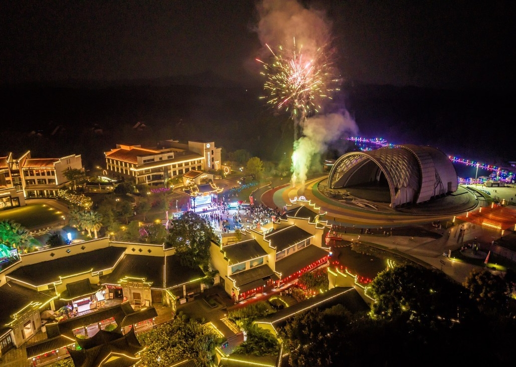 鞠婧祎红色嫁衣_lm13700是什么芯片_新余仙女湖旅游攻略