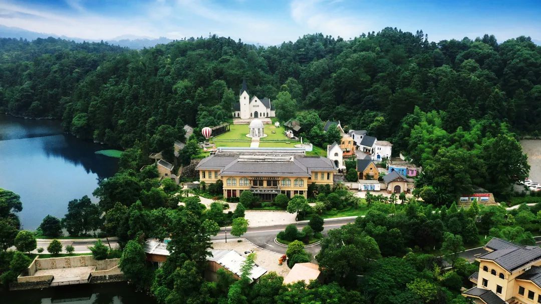 新余仙女湖旅游攻略_鞠婧祎红色嫁衣_lm13700是什么芯片