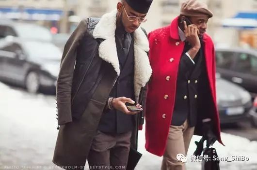 单粒扣西装时尚搭配_西装选一粒扣还是两粒扣_西装配什么扣子