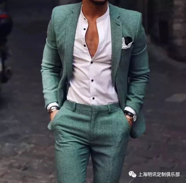 西装一粒扣子的正确扣法_单粒扣西装时尚搭配_西装单粒扣系不系